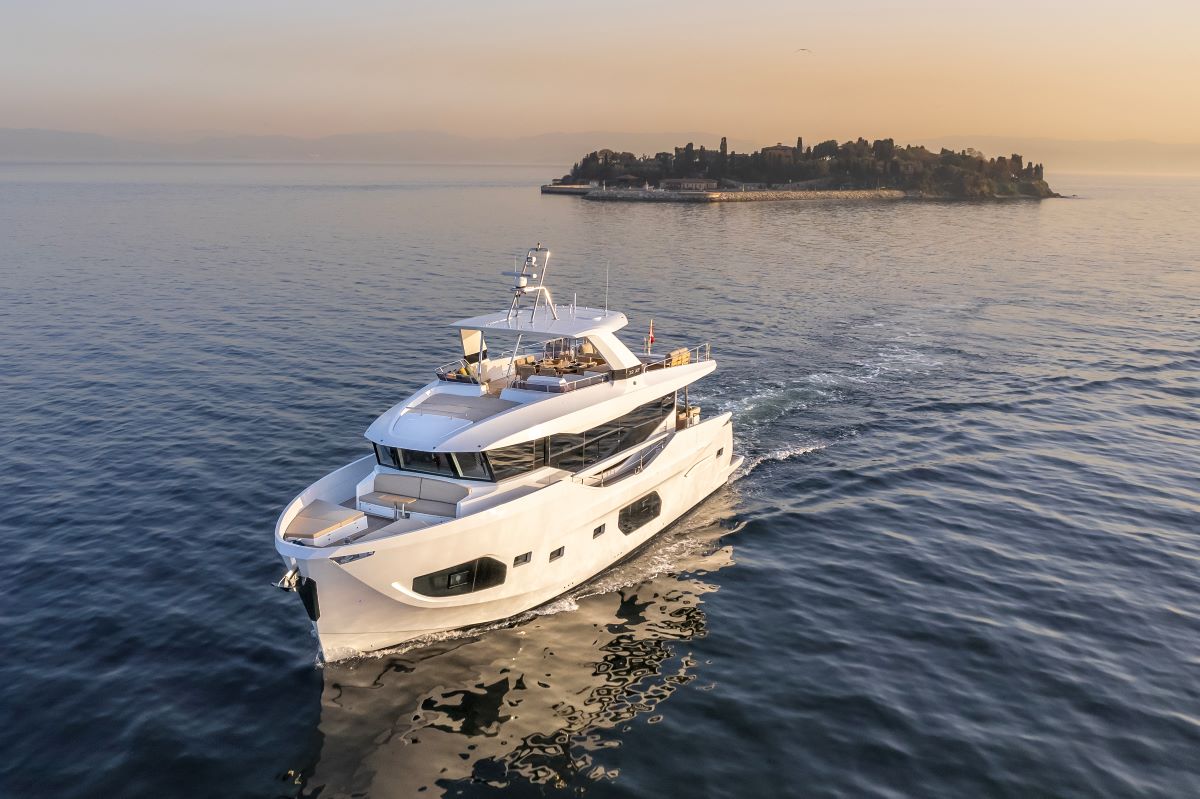 Numarine 22XP: мировая премьера на Cannes Yachting Festival 2022